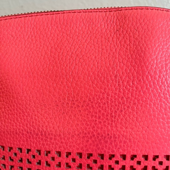 Kate Spade Coral Pink Crossbody Zippered Gold Hardware - Picture 4 of 6